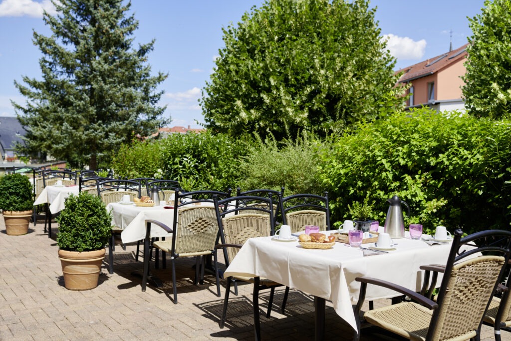 sommerterrasse-parkhotel-neustadt